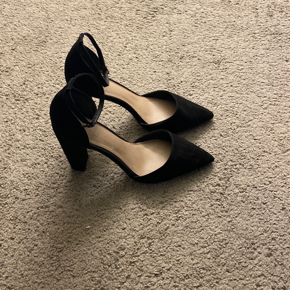 Black High Heels Closed Toe